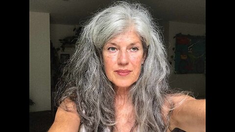 earthwormwoman with Nanna Vision #5 Chris, the 80 year old midwife, her thoughts and experiences.