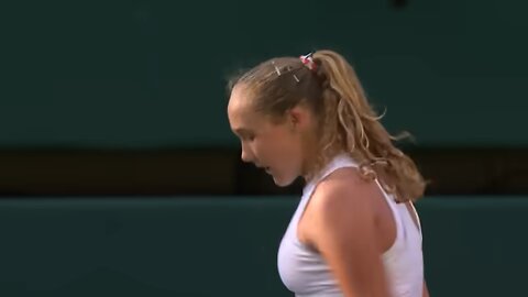HILARIOUS Moment Mirra Andreeva didn't realise she'd won the match! | Wimbledon 2025