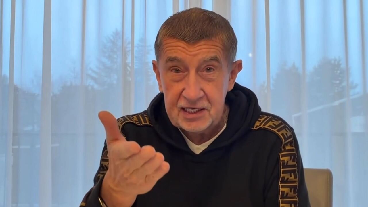 Andrej Babiš je pro zákaz sociálních sítí pro děti v ČR do 15 let. Jako ve Francii!