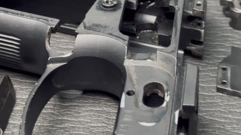 BERETTA 92FS — WHEN MECHANICS BECOME ART!