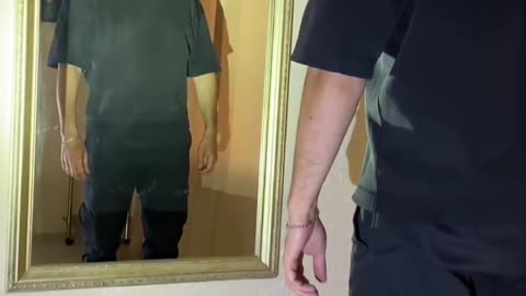 Magician's Freezes His Reflection