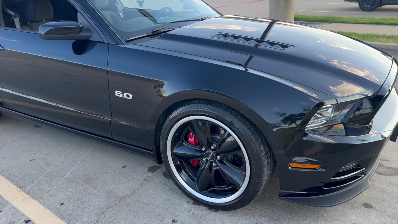Ms Strokeface is mad that she can't fit into a midsize car