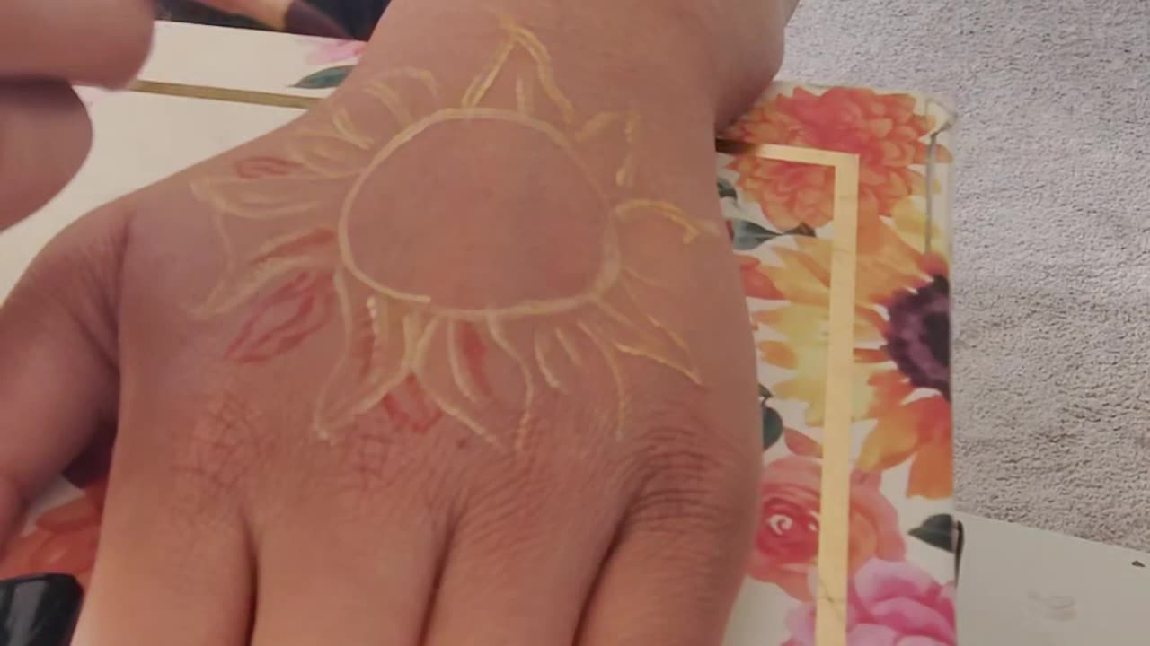 A really pretty Sun🌞Henna tutorial!
