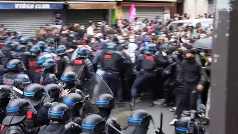Daily Express - FURIOUS riots erupt across Paris in day of anti-government rage