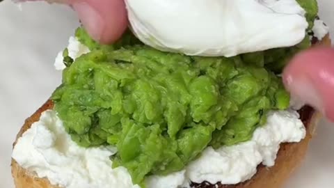 Smashed minty peas on ricotta toast