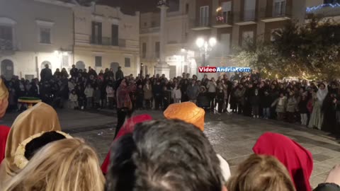 Andria: uno sputafuoco in Piazza Duomo per l'831° anniversario della nascita di Federico II