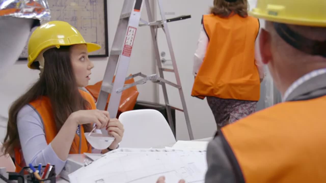 HR, Shovels, And The Spanish Anthem | Utopia