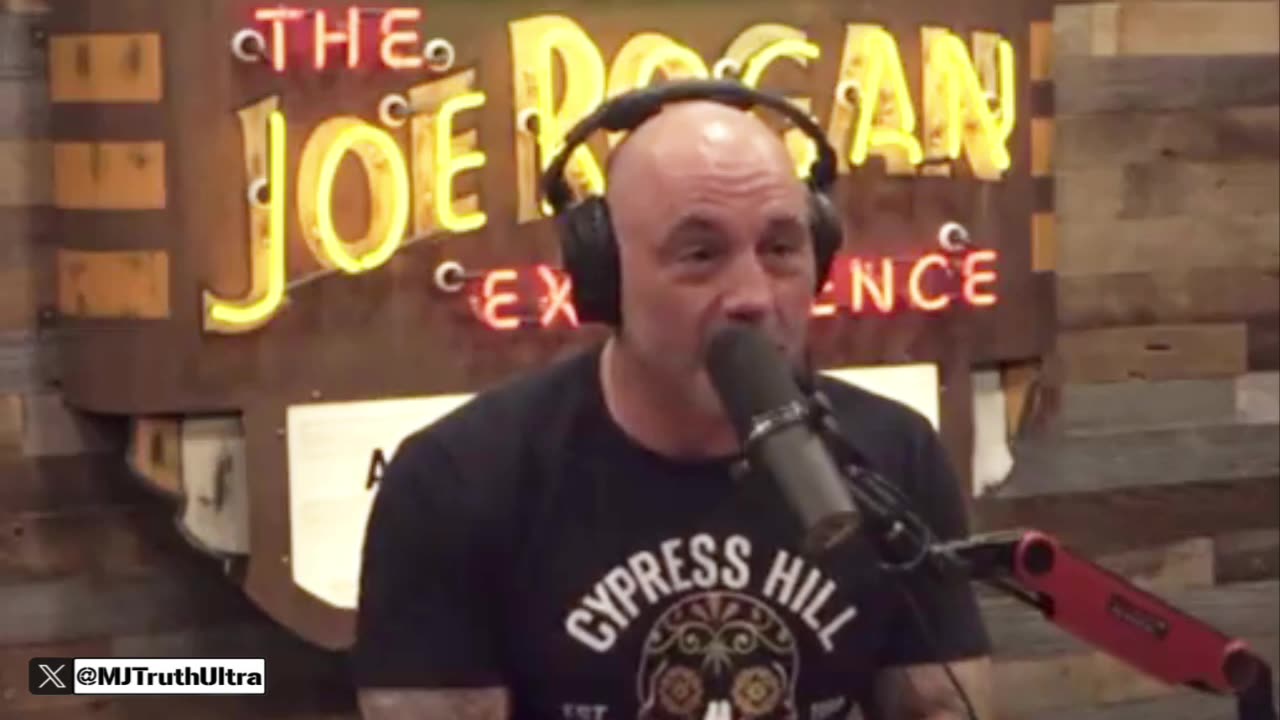 Joe Rogan TRASHED CNN’s Sanjay Gupta for calling Ivermectin a Horse Dewormer.