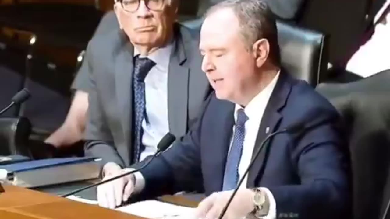 Adam Schiff klammert sich an die letzten Überreste..