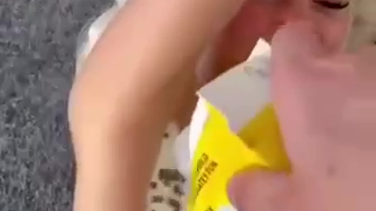 When your girlfriend is hungry 😅