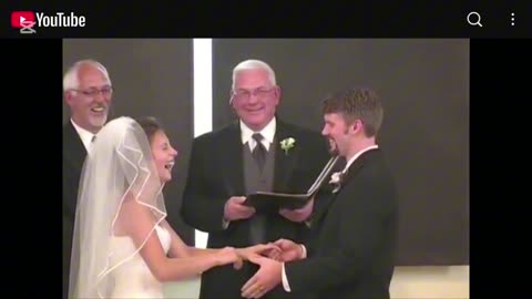 Novia se mea de risa durante el bodorrio