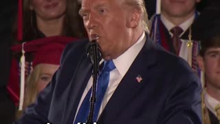 "En mi primer mandato todos me odiaban, y ahora me besan el culo"