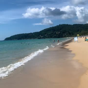 First time on the beach in Thailand!🌊🏝️☀️🏖️😆