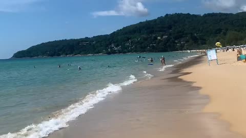 First time on the beach in Thailand!🌊🏝️☀️🏖️😆