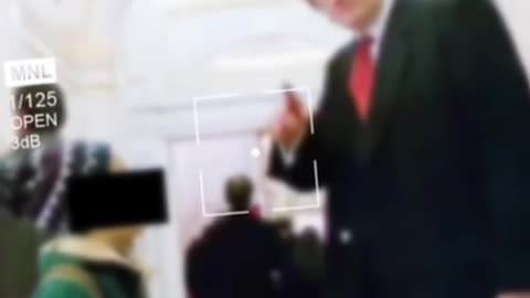 Explosive new photo from Epstein Island - this is the end of Trump