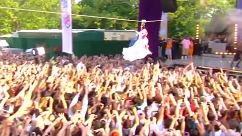 Normal people: “I miss my husband” Erika Kirk on a rope