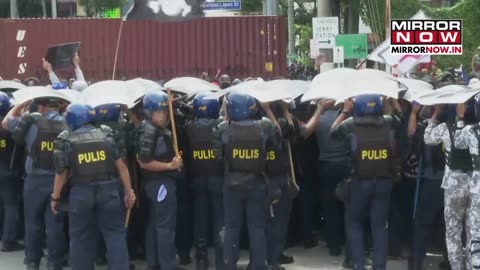 Manila: Youths And Police Square Off Near Presidential Palace As Corruption Protests Continue