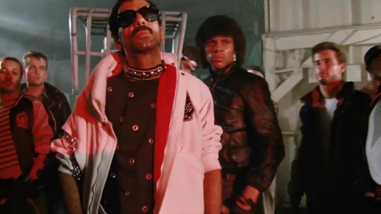Michael Jackson - Beat It (Official Music Video)