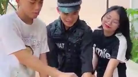 Incredible: Funny thief and policeman #comedy #viral #funny