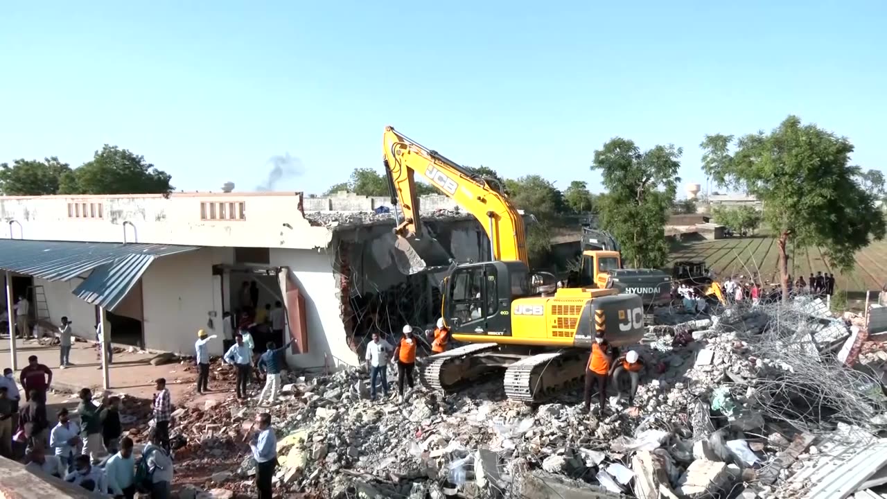 Deadly explosion at firecracker factory in western India