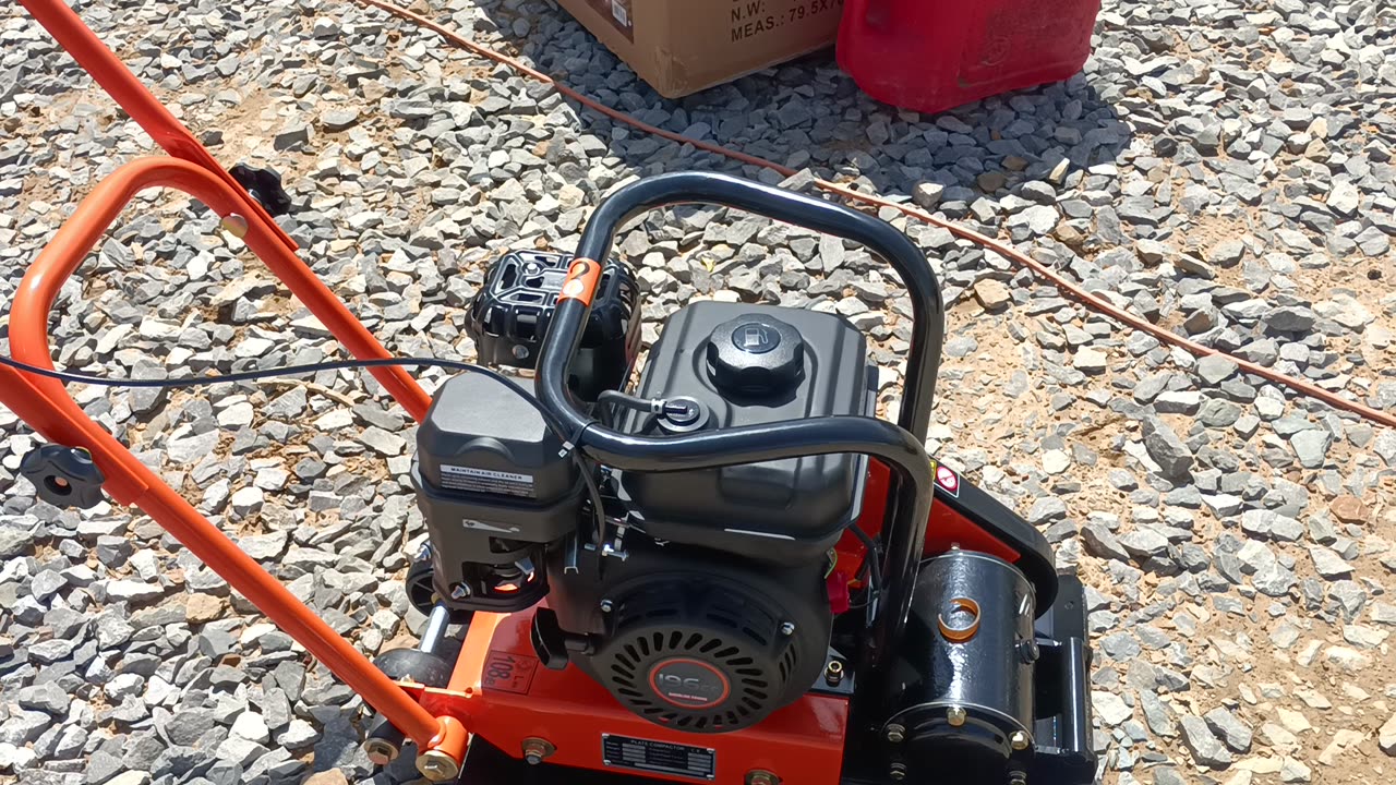 VEVOR 6.5 hp Plate Compactor.