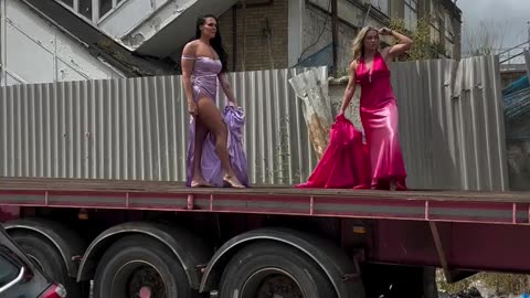 The making of an hot outdoor shoot