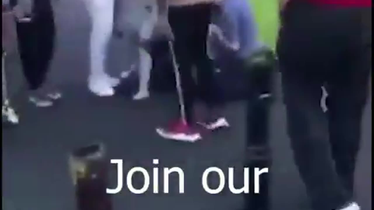 Irish lads have had enough of Migrants! Irish lads stick together in an act of cohesion!