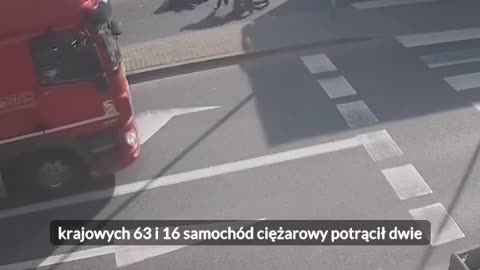 Do wypadku doszło w piątek, 4 kwietnia, tuż po godzinie 16 na ulicy Rynek w Orzyszu