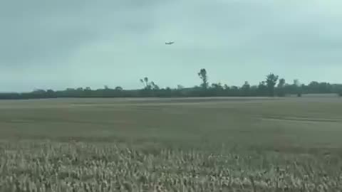 We live in a holographic simulation. Here’s a plane ✈️ glitch to prove it.