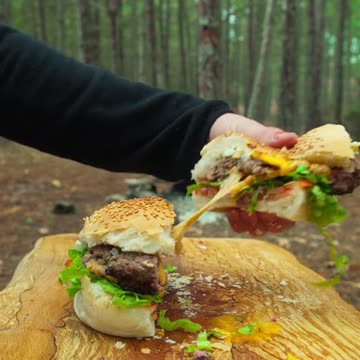 Stuffed Burger in the Woods 😍🍔