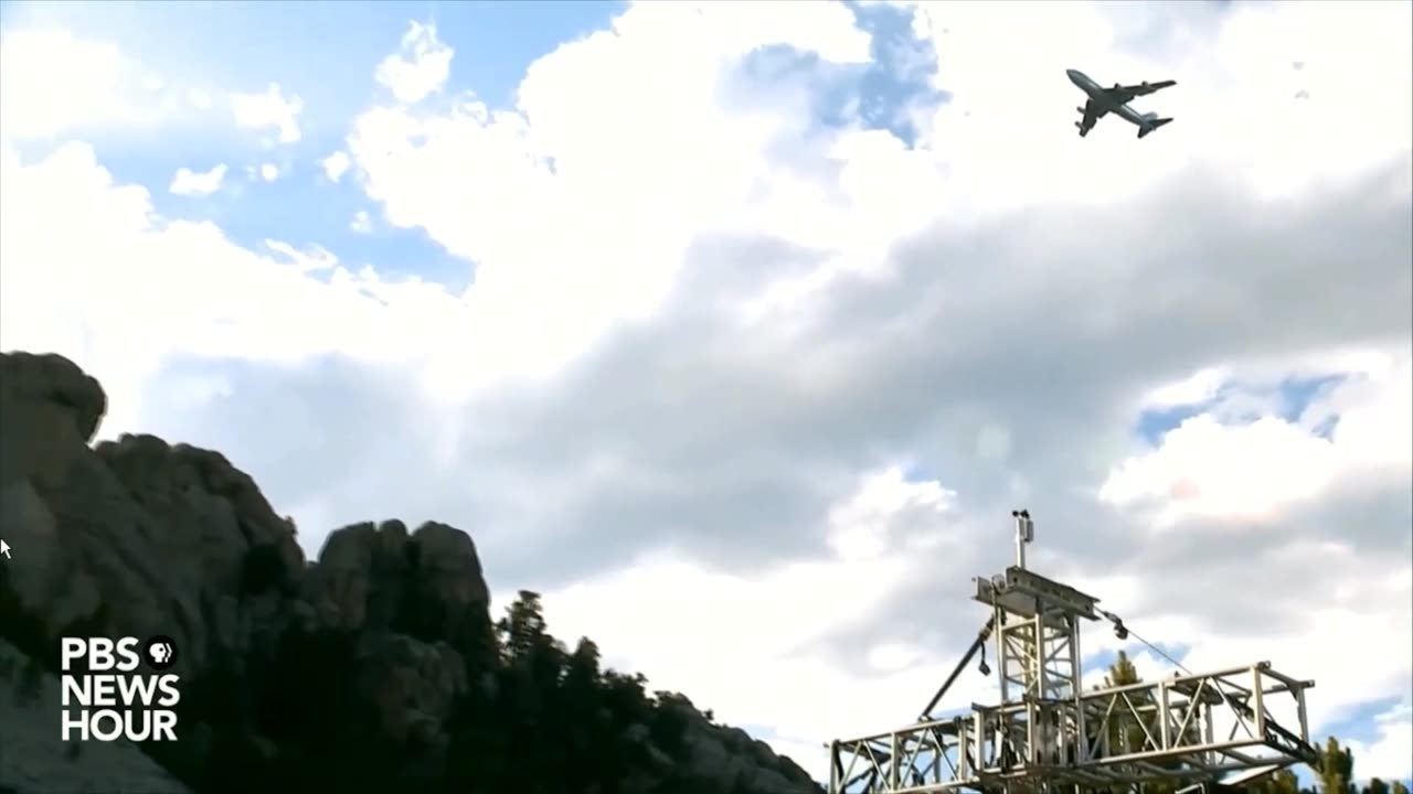 Trump45 Flyover of Mount Rushmore In Air Force One 7-3-2020 With Medley of Songs
