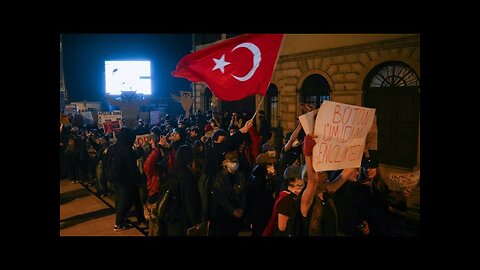 Turkish court jails seven journalists as Istanbul protests continue, defy crackdown