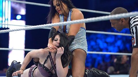 Paige vs. Aksana: SmackDown, April 18, 2014 @wwefree
