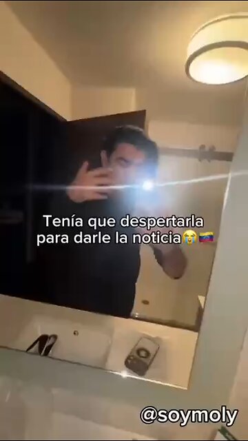 A Venezuelan man wakes his wife to tell her the news: Maduro arrested the dictatorship has fallen.