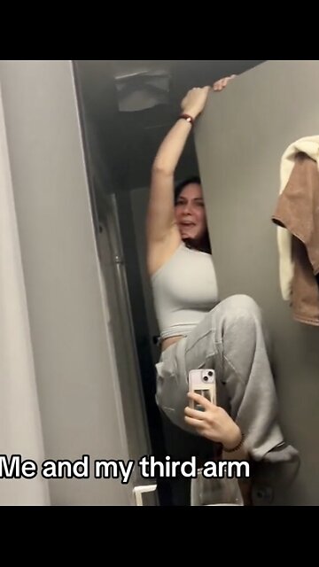 Incredible side boob