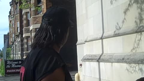 HOMELESS FRIEND ON THE SHEA SHOW PART2.AVI