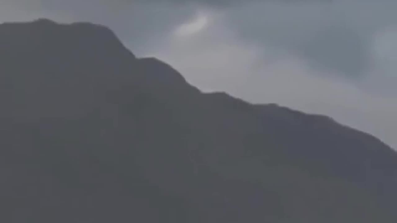 🛸🔍 Mysterious Object Spotted Over Scotland! | TheTruthAbove
