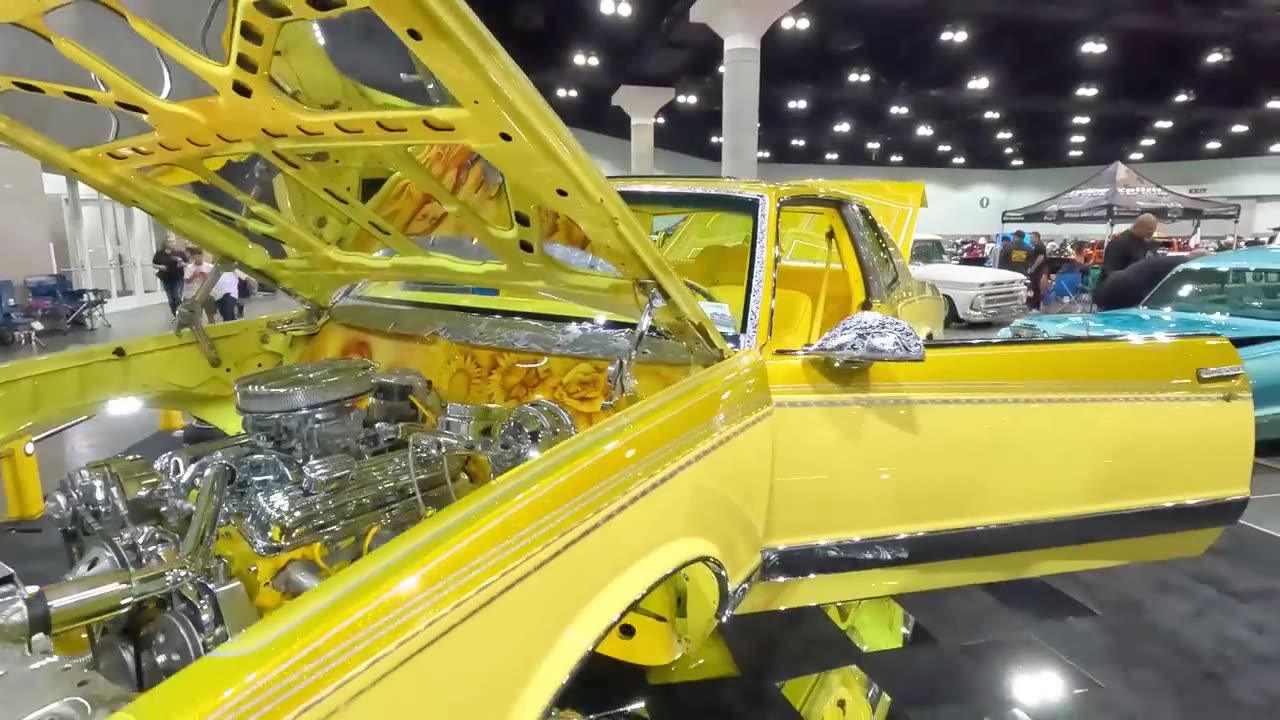 BEAUTIFUL MODELS INSANE LOWRIDERS – L.A. CAR SHOW VIBES (720p)