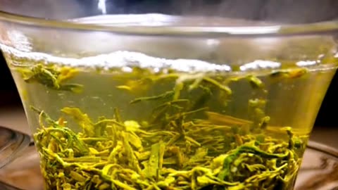 DIY Health Hack: KILL Garlic Breath with Green Tea AFTER Meals!