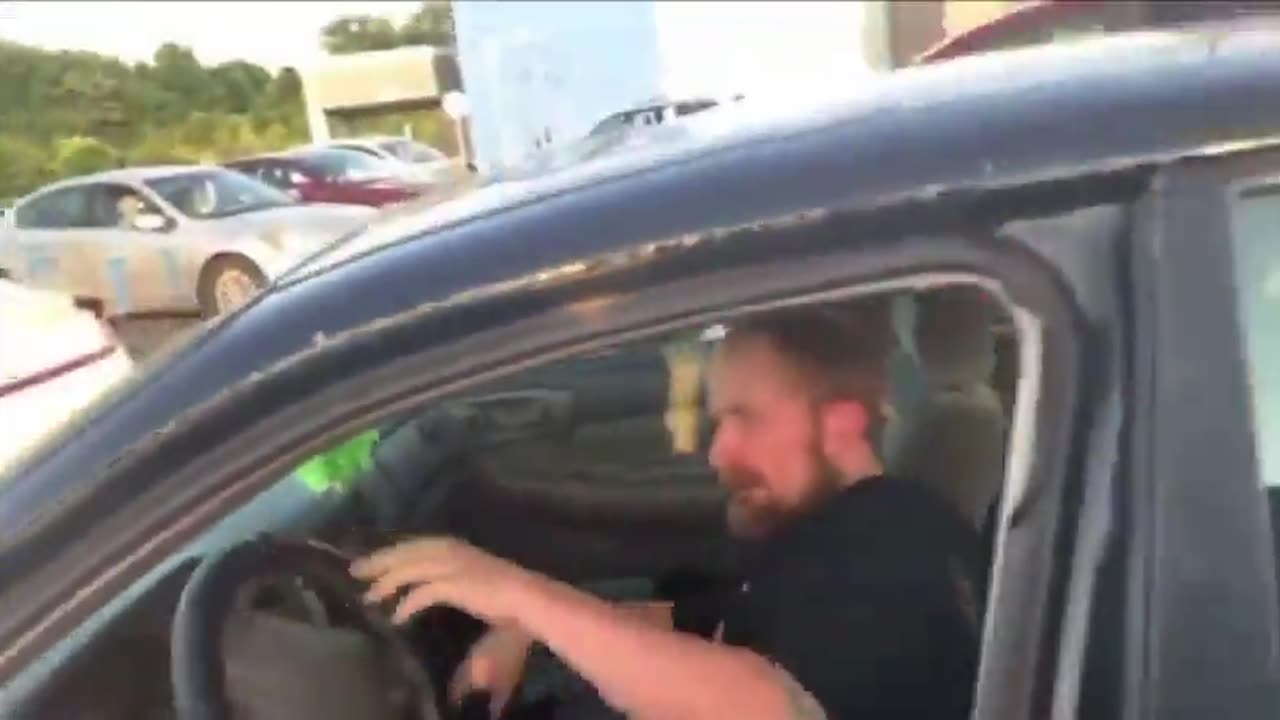 Registered Predator Has Glasses Broken During Sting Confrontation 🚨