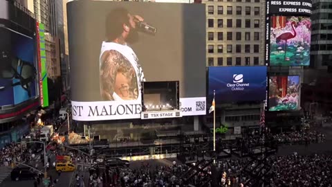 JULY 18 2023 POST MALONE POP UP CONCERT IN TIMES SQUARE