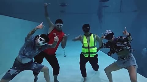 Funny struggle of a cameraman under water 😂🎥”