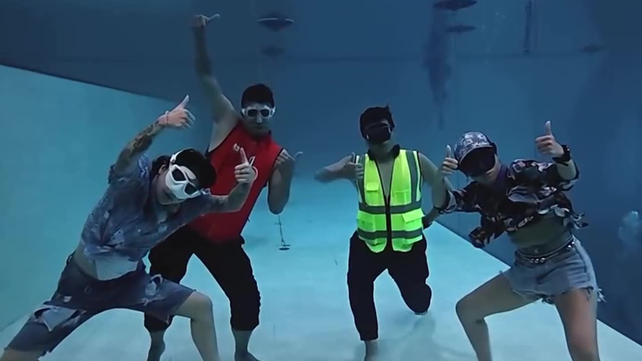 Funny struggle of a cameraman under water 😂🎥”