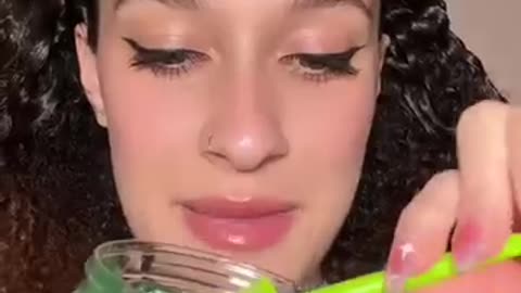 Viral: IM FINALLY TRYING COMBAT GEL!! #hairstyletutorial #curlyhair #easyhairsty