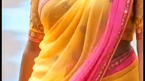 Beach Vibes_ সাগরের সৌন্দর্যে মুগ্ধতার ছোঁয়া 💚 #reels #foryoupagereels #sareefashion #sbstudio