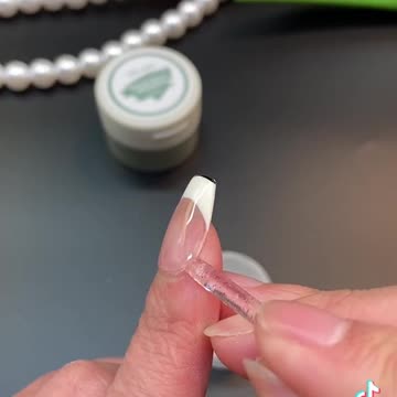 How to apply nail adhesive