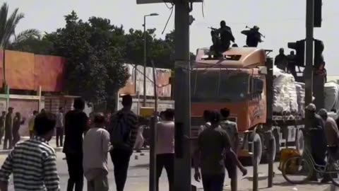 In Deir al-Balah, central Gaza, food trucks arrive—not as aid, but as business