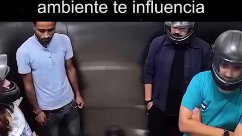 Manipulação em massa usa a característica de seguir o bando induzindo crer que todos pensam/agem da forma que nos querem impor aceitar.