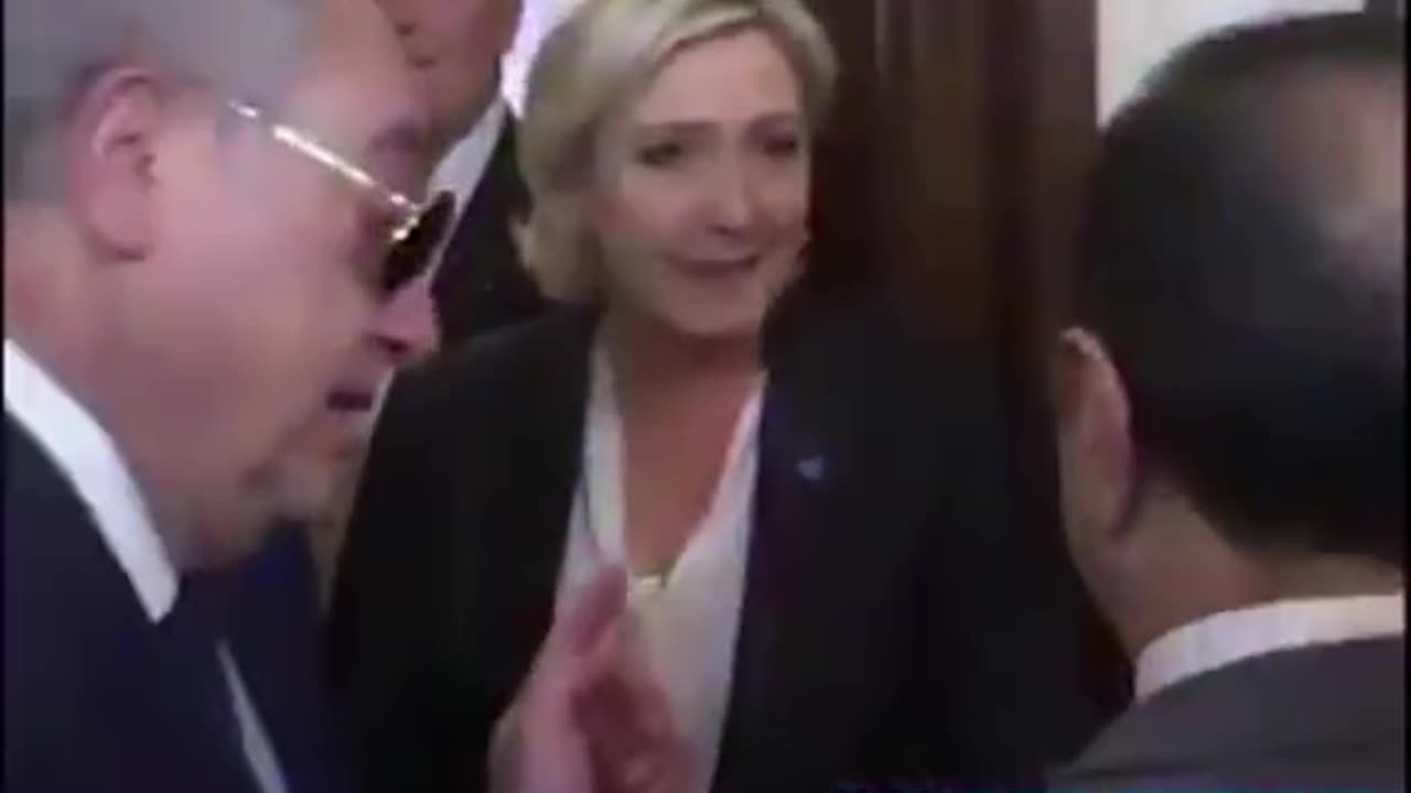 Marine Le Pen refuses to wear headscarf in the Middle East!