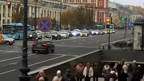 Kaos nga përplasja e tetë makinave në Rusi, persona të plagosur